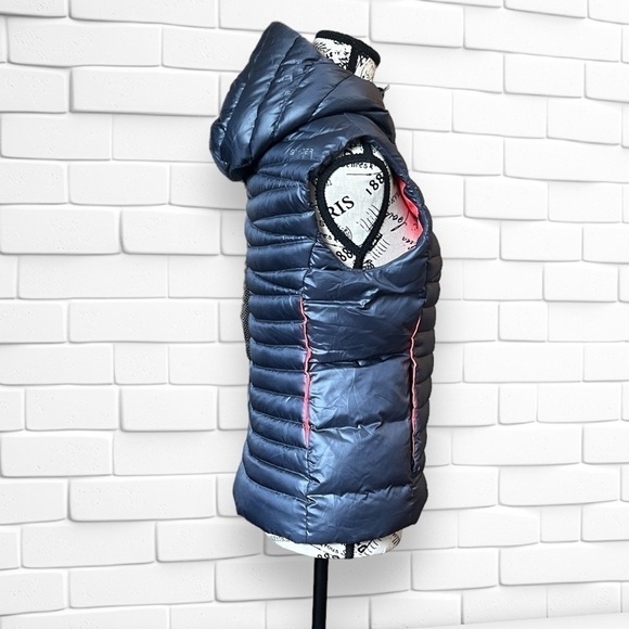 Woman’s Spyder Puffer Vest Small - Picture 5 of 5